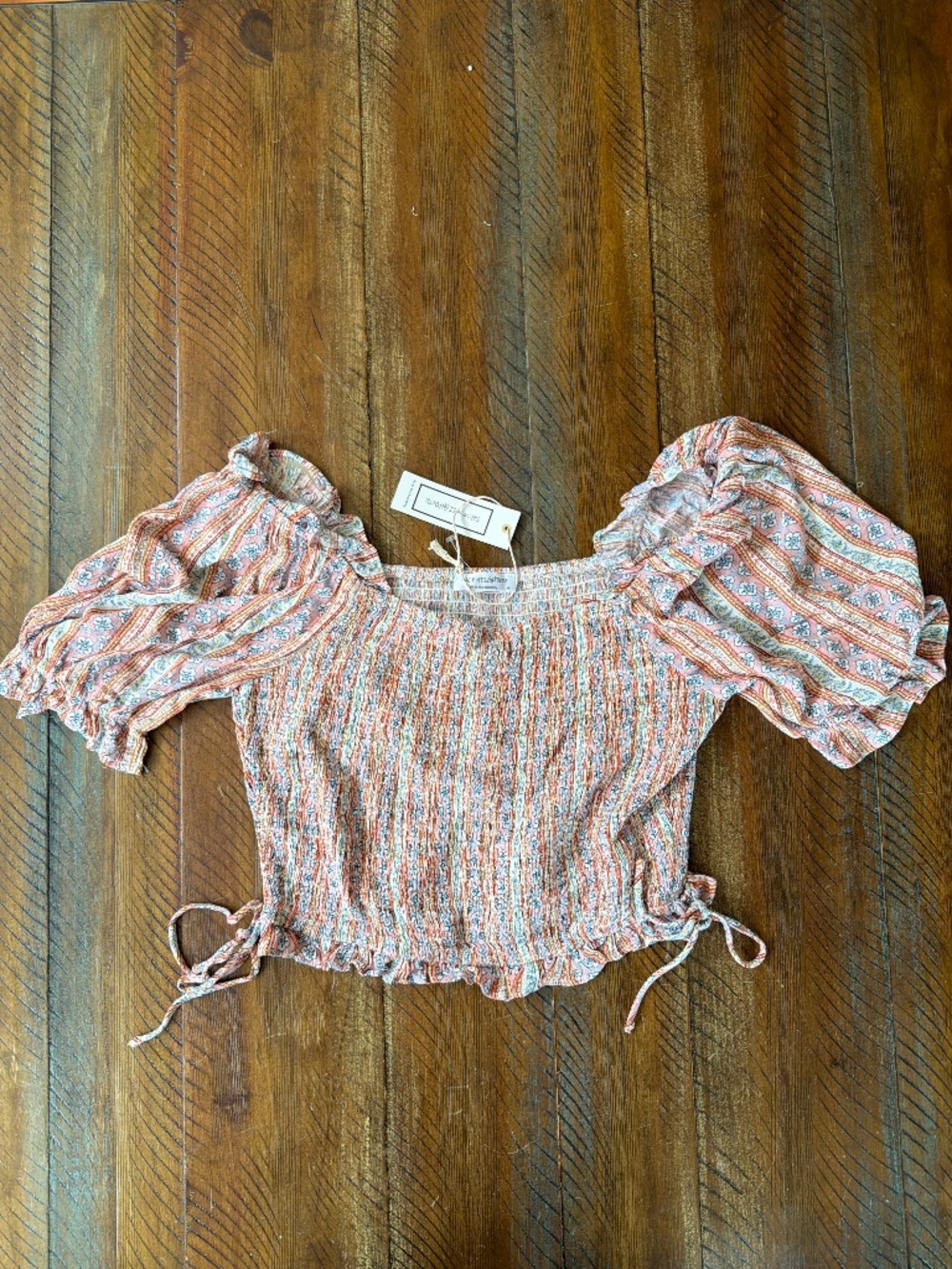 Women’s Floral Top Cropped Shirt New NWT Medium In The Beginning Shop Neighbor